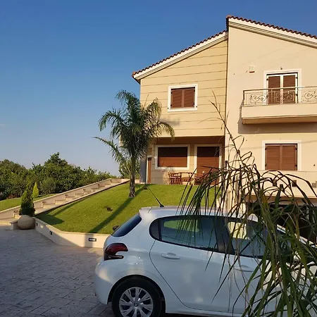 Dimitris Holiday home *